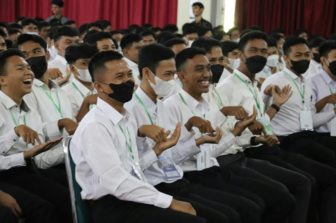 group of students in finance seminar